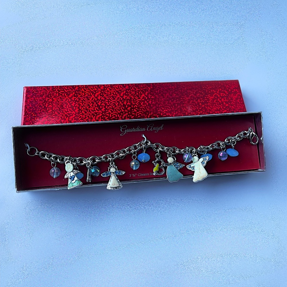 Beautiful Angel 👼 silver tone Bracelet with letter “B” 7 1/2” charm bracelet